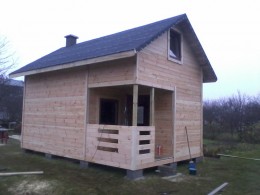 drewniany domek stan surowy